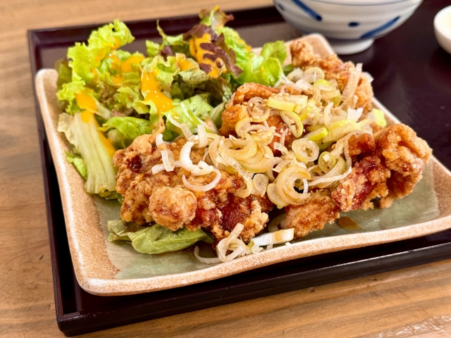 大戸屋で期間限定「生ニラだれの油淋鶏」と「なめこ汁」を食べてきました！