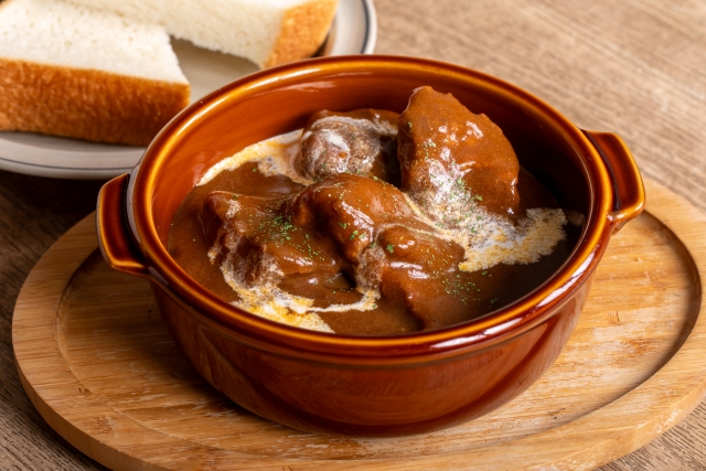 松屋で期間限定の「煮込みビーフシチューハンバーグ定食」を食べてきました！